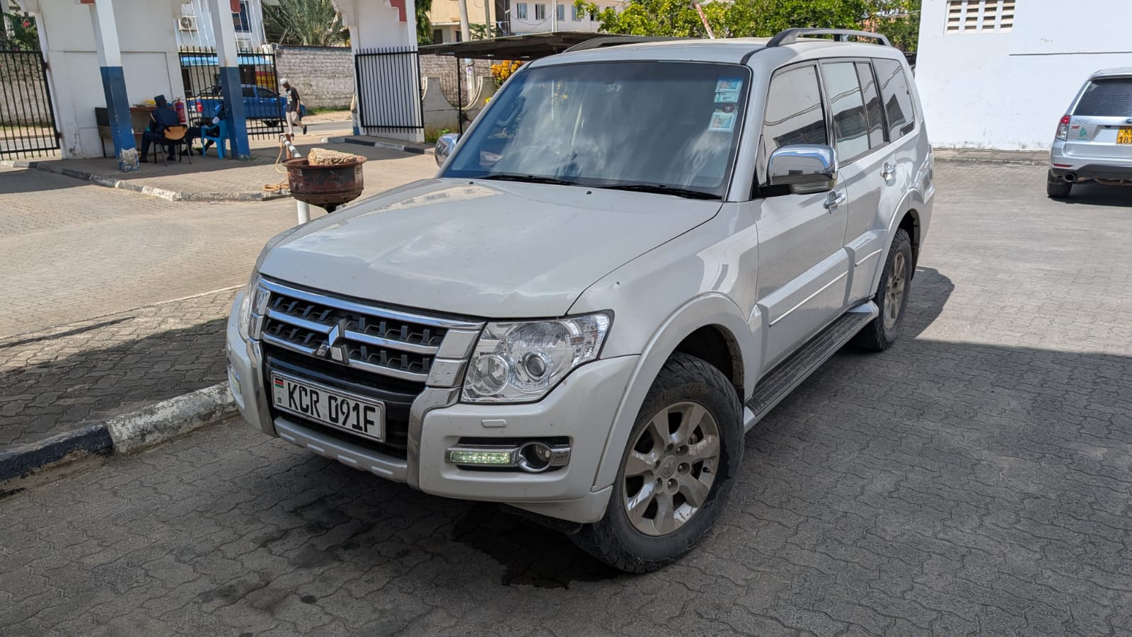 Mitsubishi  Pajero
